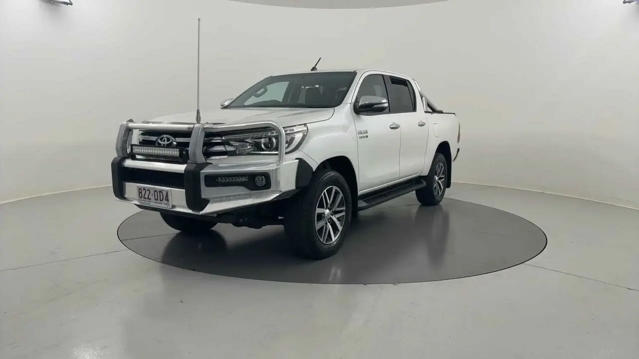 2015 Toyota Hilux Gallery Image 1