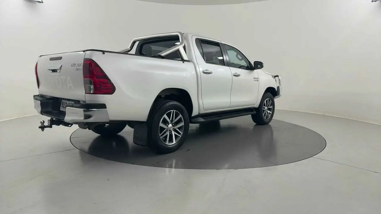 2015 Toyota Hilux Gallery Image 5