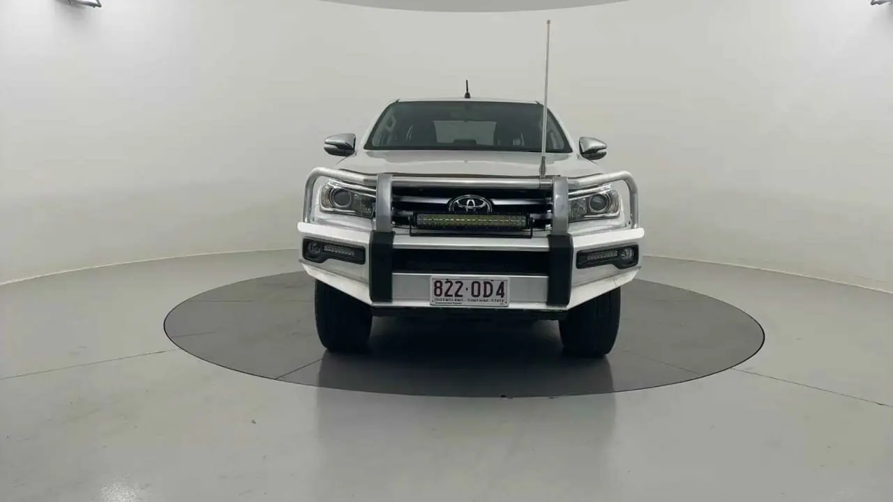 2015 Toyota Hilux Gallery Image 8