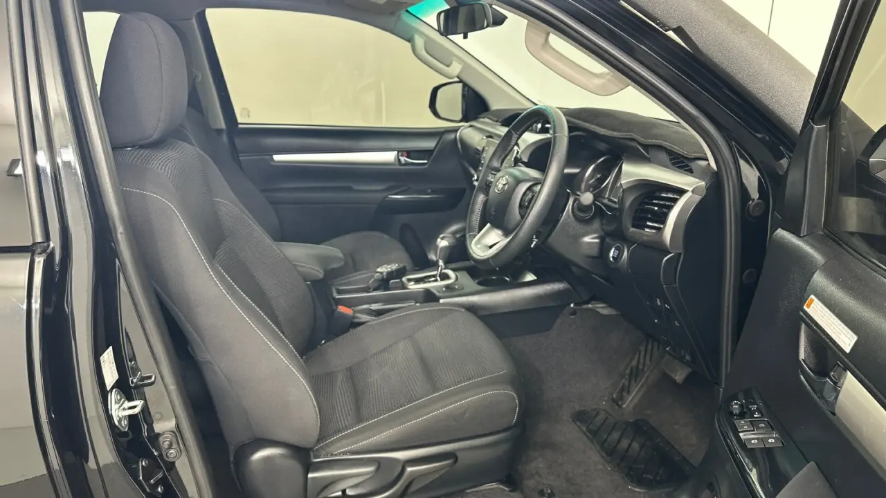 2023 Toyota Hilux Gallery Image 12