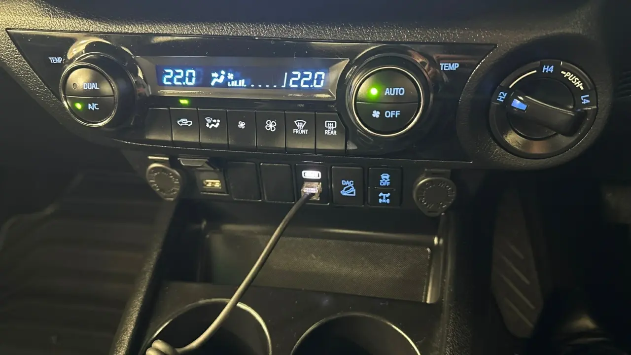 2023 Toyota Hilux Gallery Image 15
