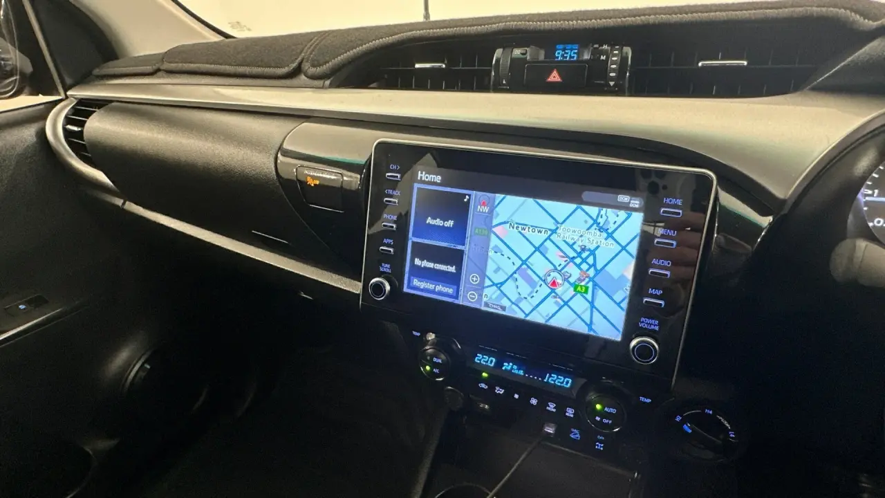 2023 Toyota Hilux Gallery Image 16