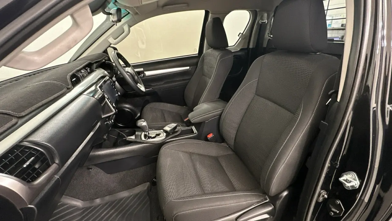 2023 Toyota Hilux Gallery Image 18