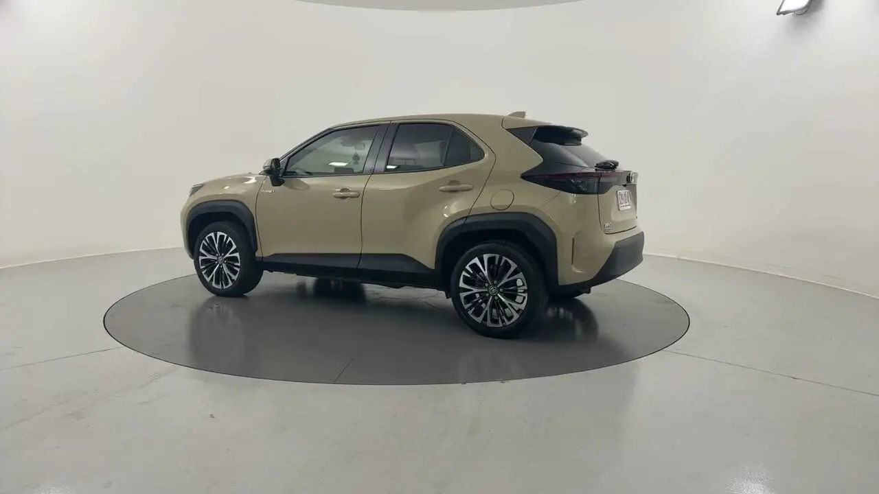 2022 Toyota Yaris Cross Gallery Image 3