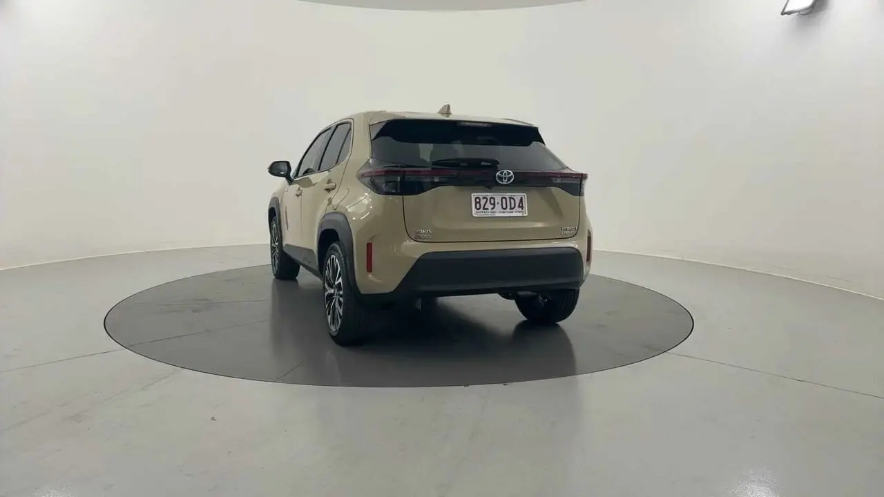 2022 Toyota Yaris Cross Gallery Image 4