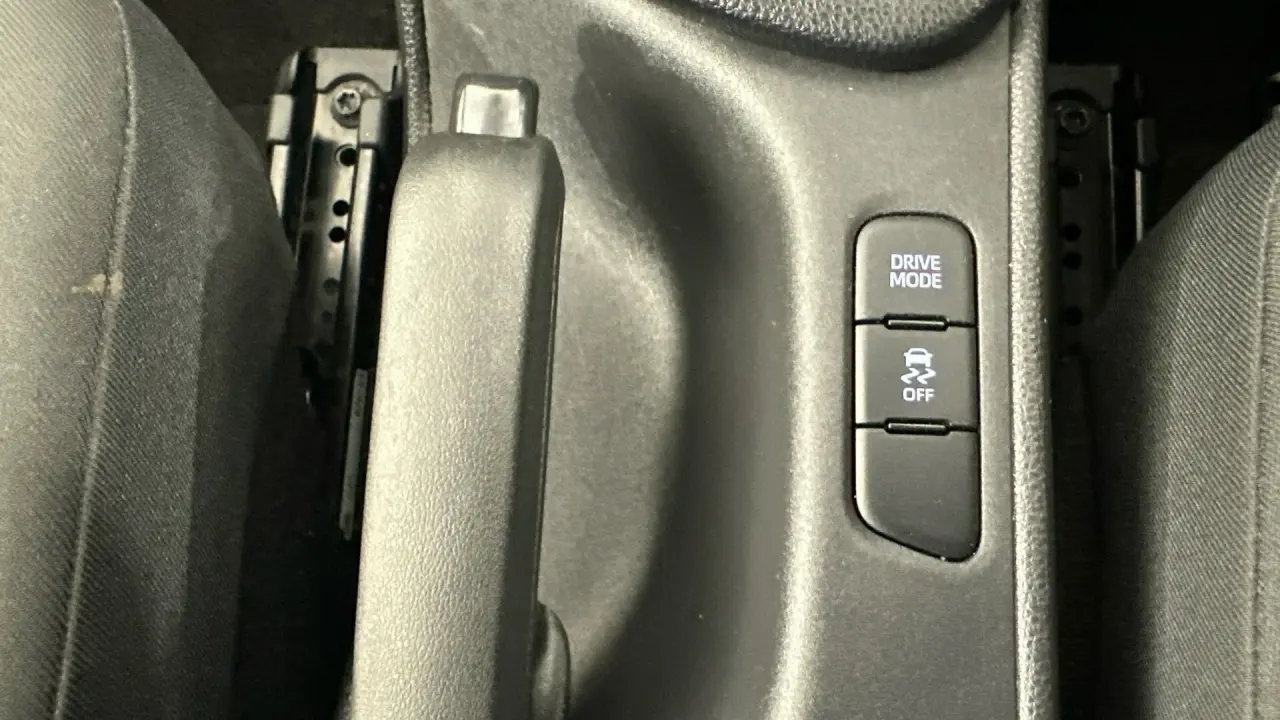 2020 Toyota Yaris Gallery Image 15