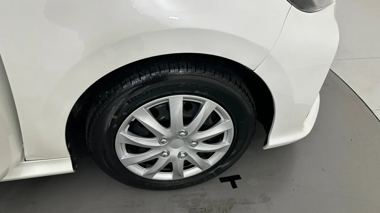 2020 Toyota Yaris Gallery Image 16