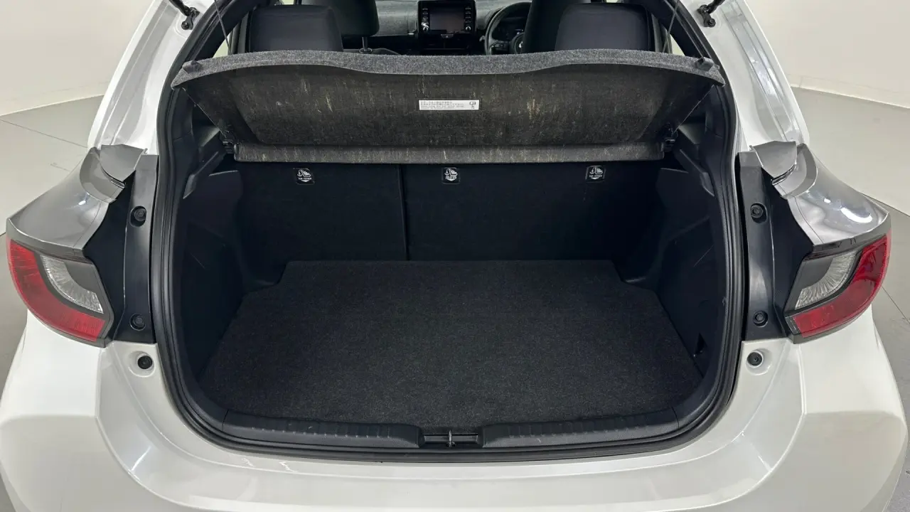 2020 Toyota Yaris Gallery Image 17