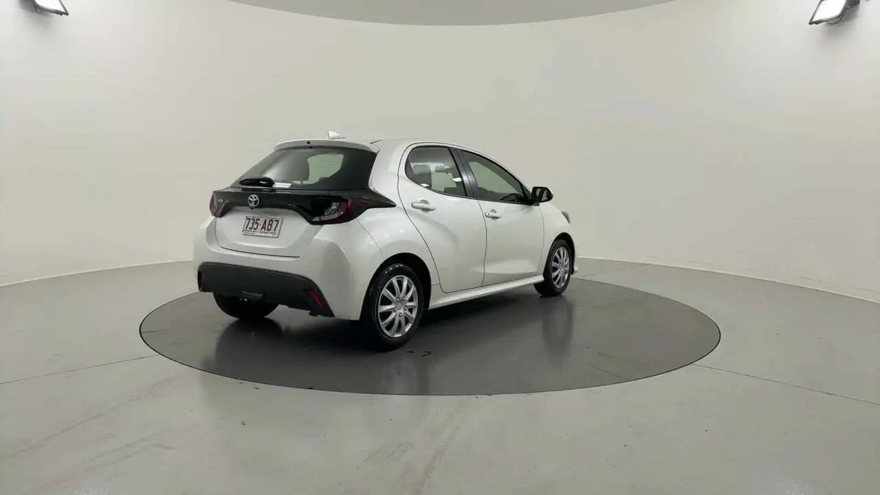 2020 Toyota Yaris Gallery Image 5