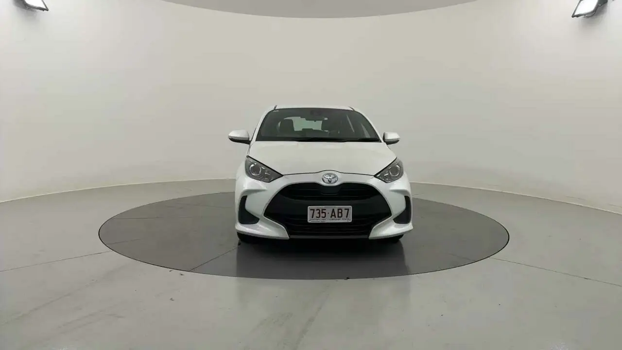 2020 Toyota Yaris Gallery Image 8