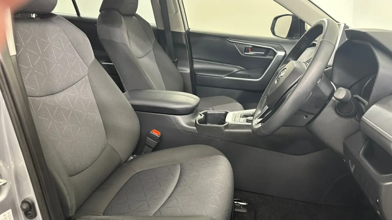 2024 Toyota RAV4 Gallery Image 14