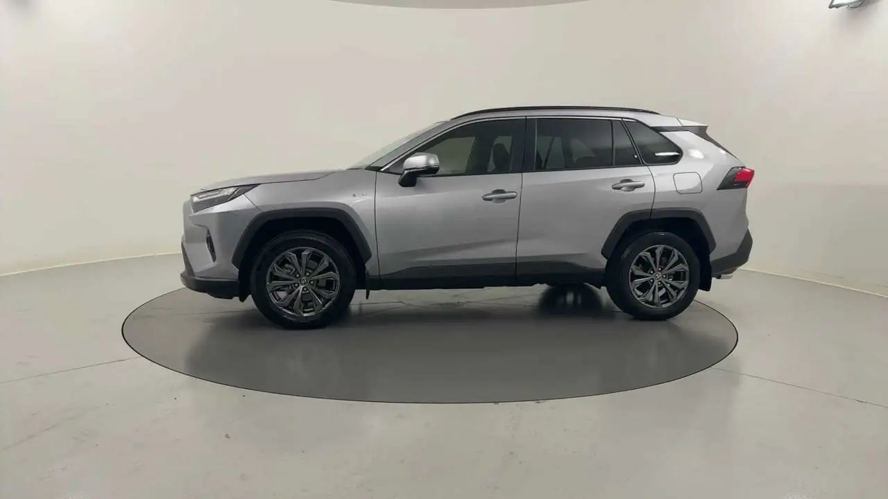 2024 Toyota RAV4 Gallery Image 2