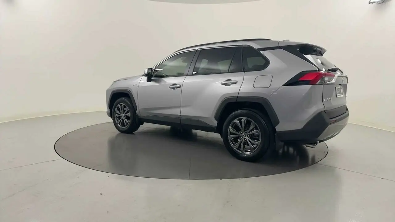 2024 Toyota RAV4 Gallery Image 3