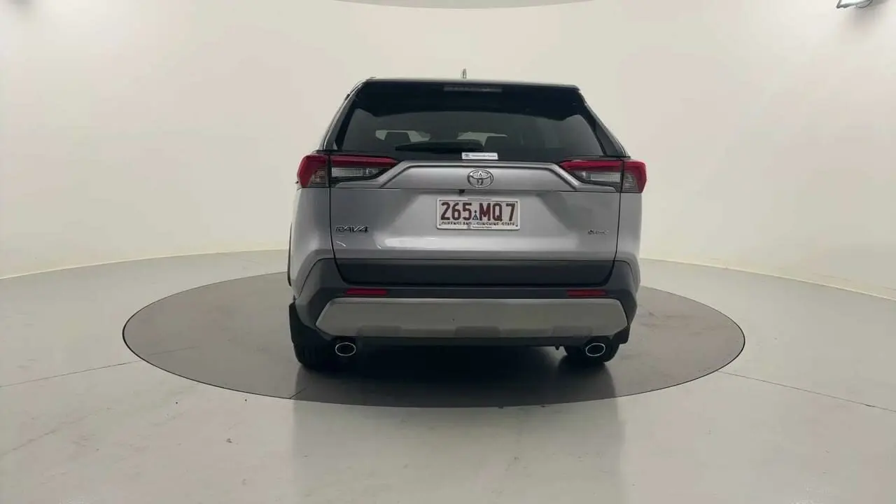 2024 Toyota RAV4 Gallery Image 4