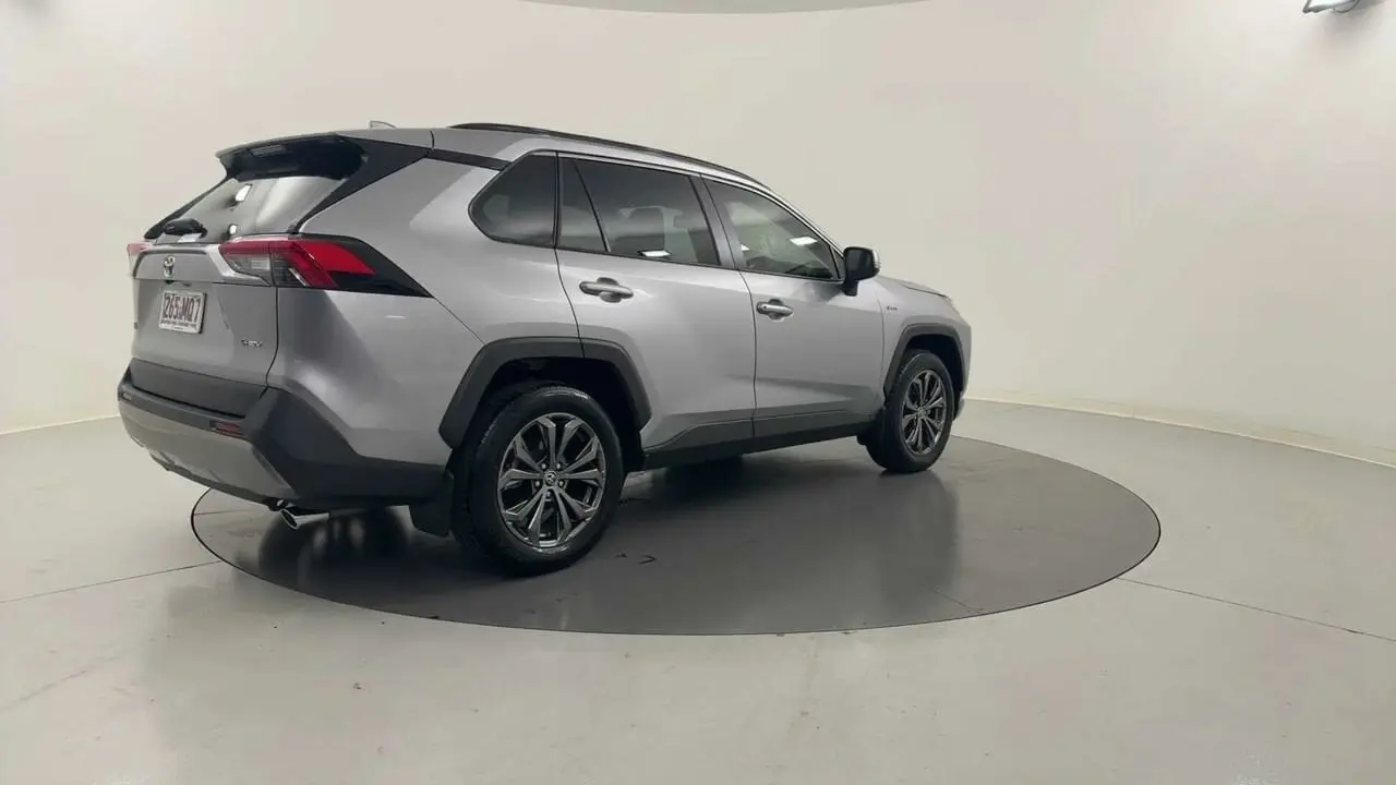 2024 Toyota RAV4 Gallery Image 5