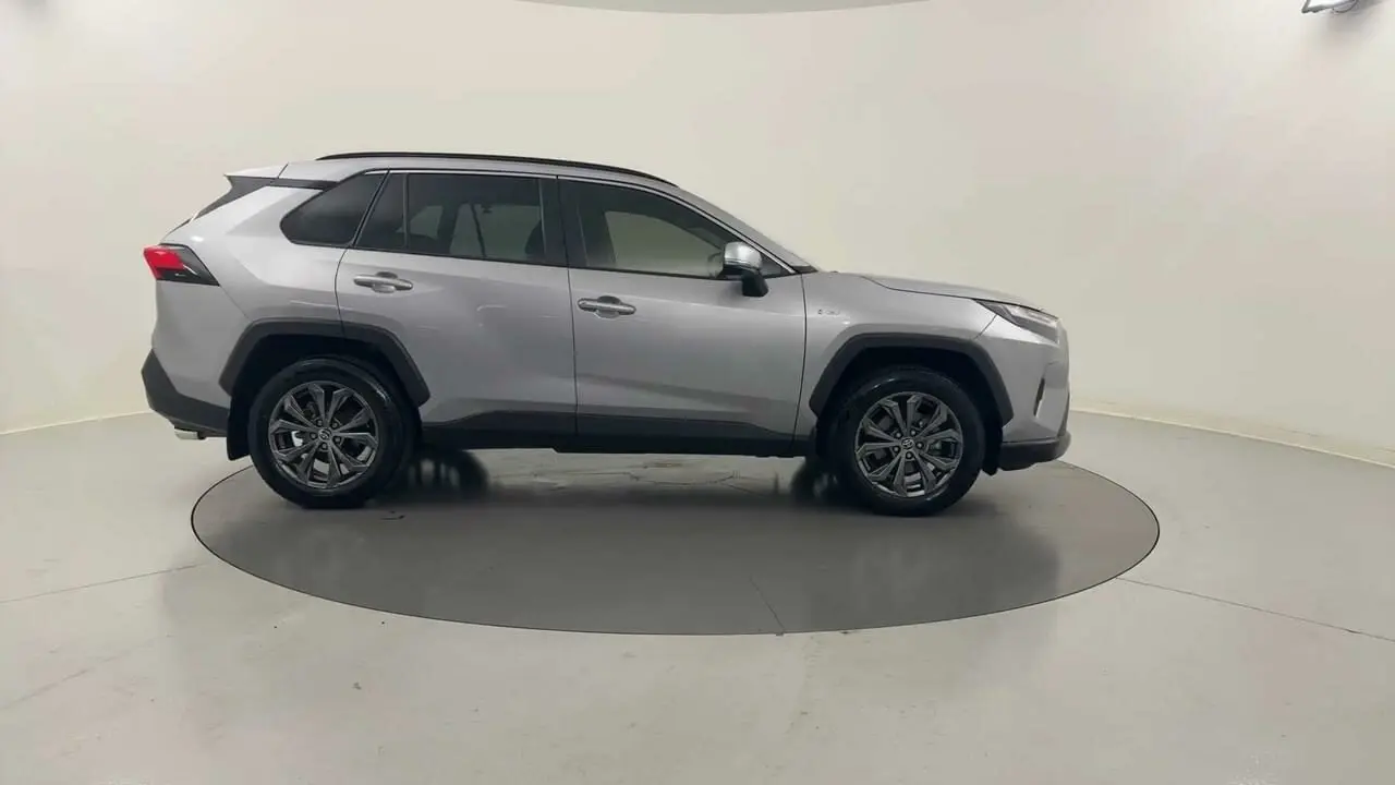 2024 Toyota RAV4 Gallery Image 6