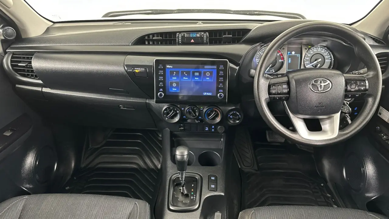 2021 Toyota Hilux Gallery Image 13