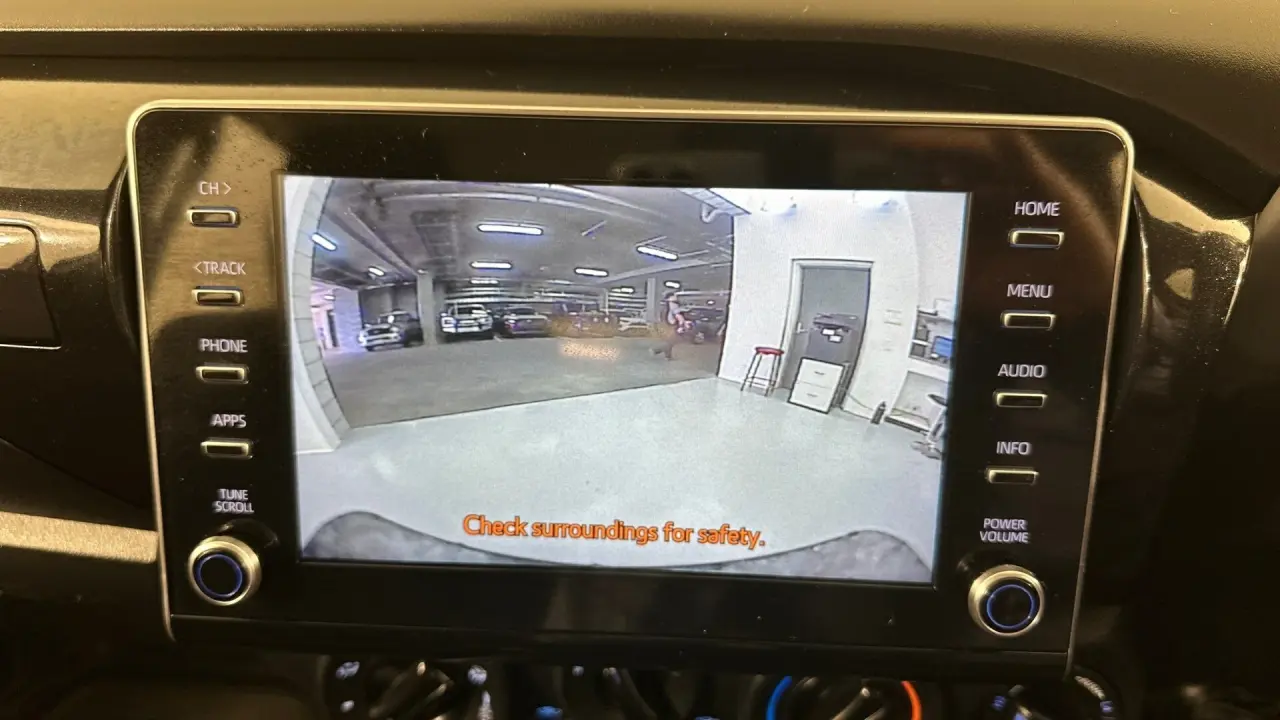 2021 Toyota Hilux Gallery Image 14