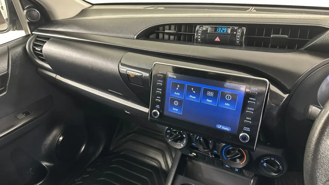 2021 Toyota Hilux Gallery Image 15