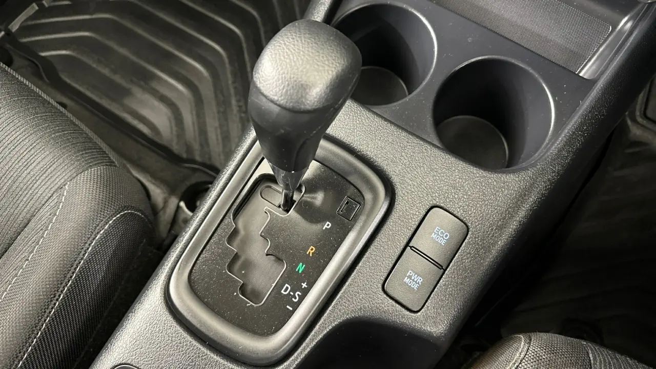 2021 Toyota Hilux Gallery Image 16