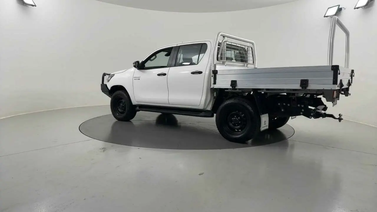 2021 Toyota Hilux Gallery Image 3