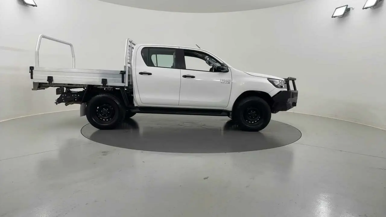 2021 Toyota Hilux Gallery Image 6