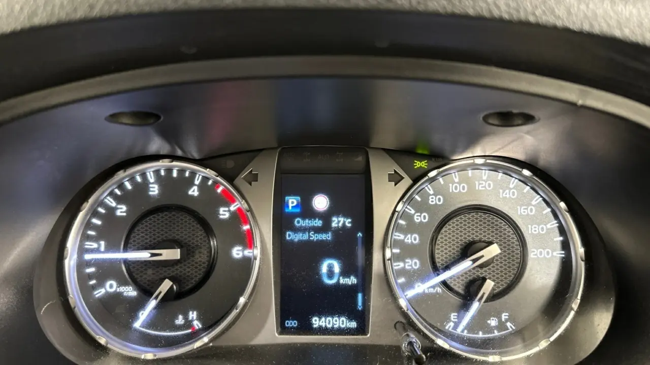 2021 Toyota Hilux Gallery Image 9