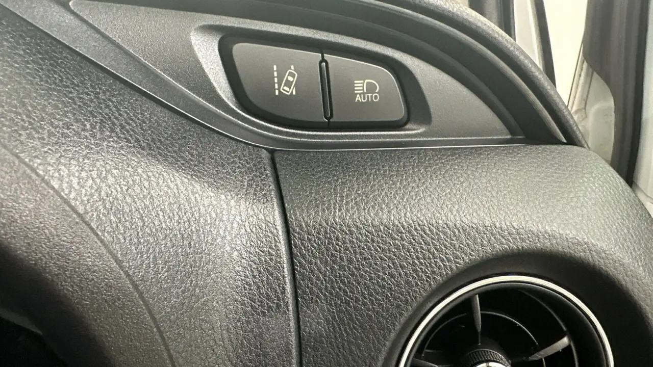 2018 Toyota Yaris Gallery Image 11