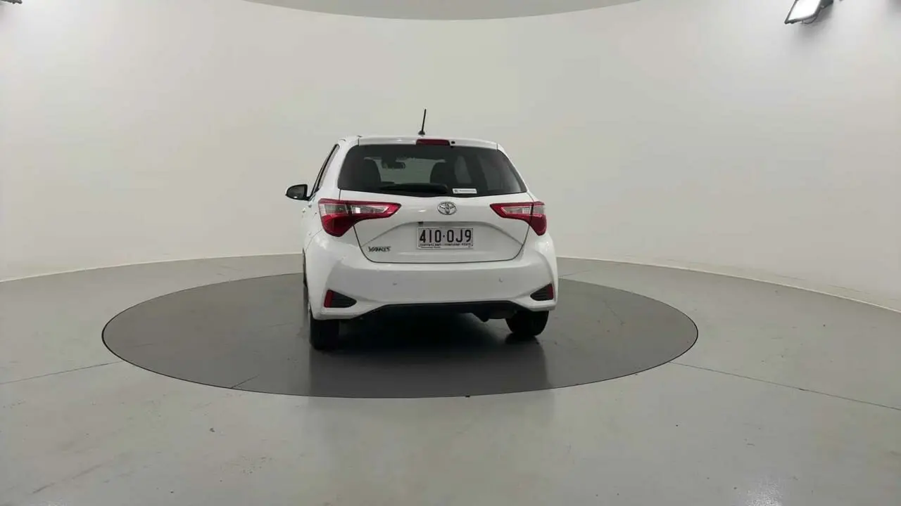 2018 Toyota Yaris Gallery Image 4