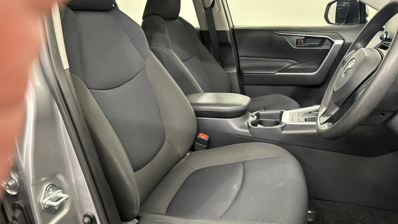 2020 Toyota RAV4 Gallery Image 15