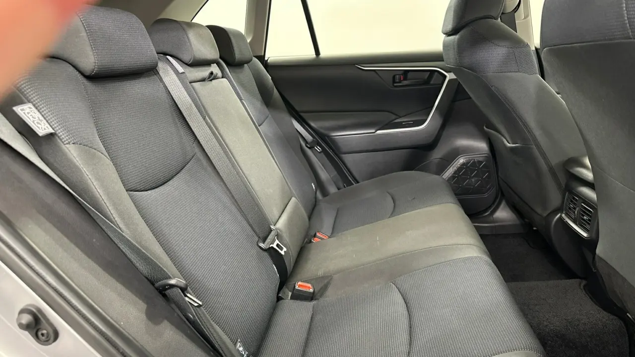 2020 Toyota RAV4 Gallery Image 16