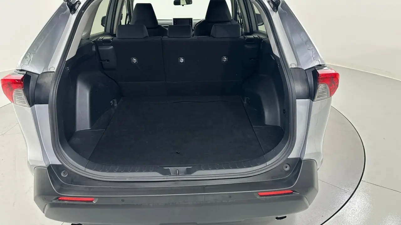 2020 Toyota RAV4 Gallery Image 17
