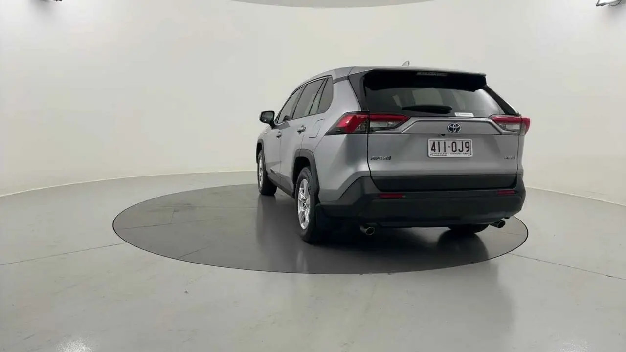 2020 Toyota RAV4 Gallery Image 4