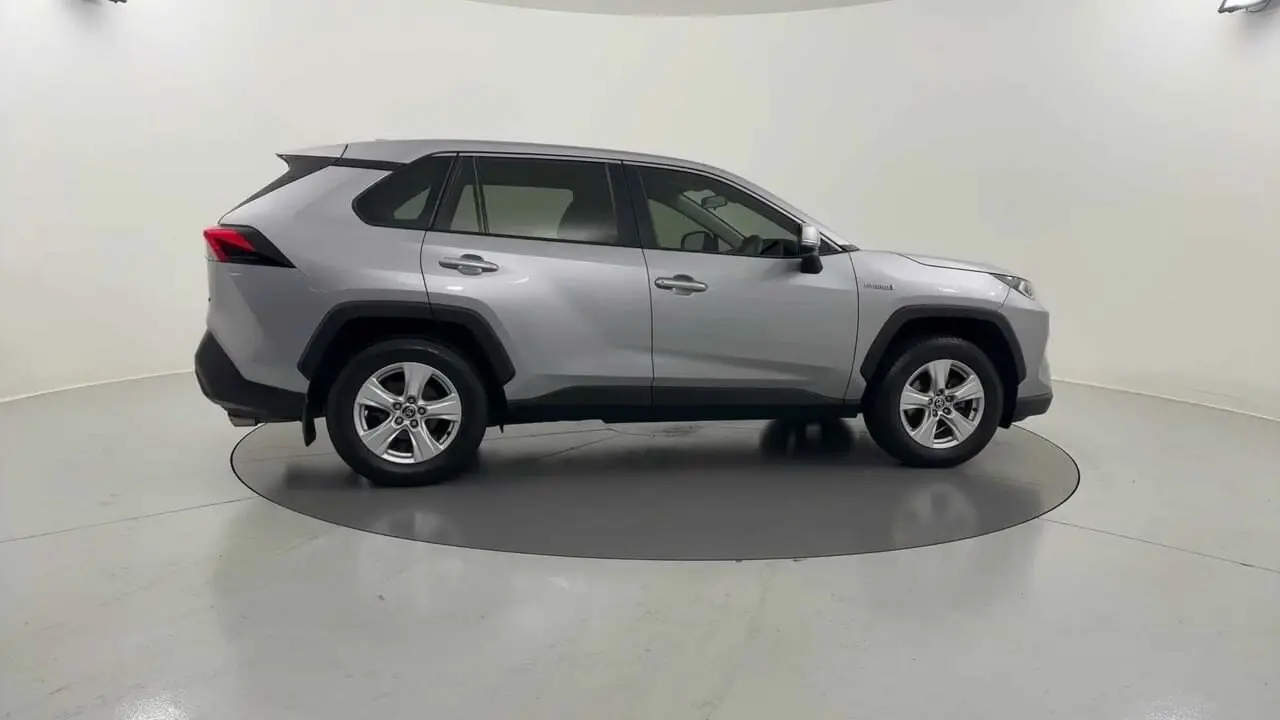 2020 Toyota RAV4 Gallery Image 6