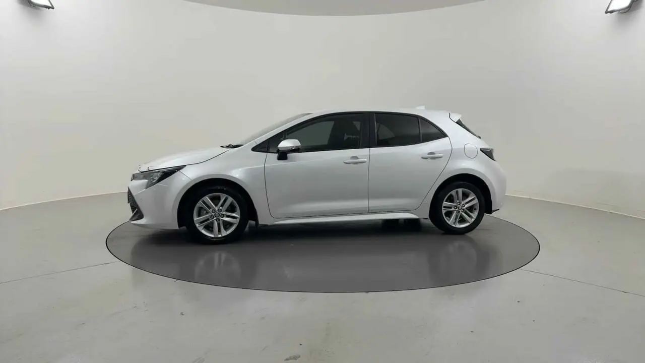 2021 Toyota Corolla Gallery Image 2