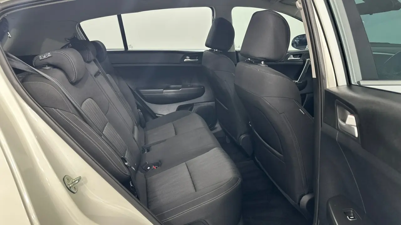 2021 Kia Sportage Gallery Image 16