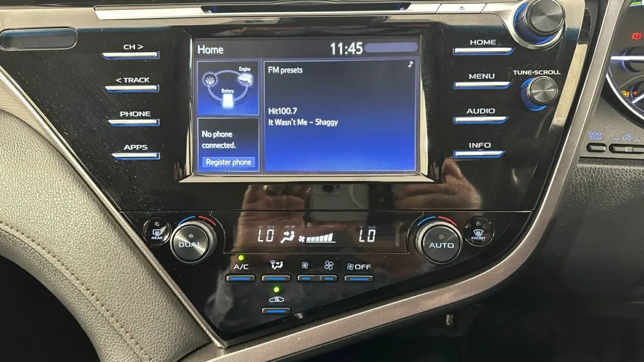 2020 Toyota Camry Gallery Image 12
