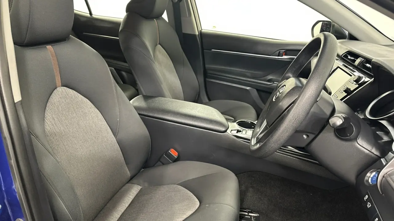 2020 Toyota Camry Gallery Image 17