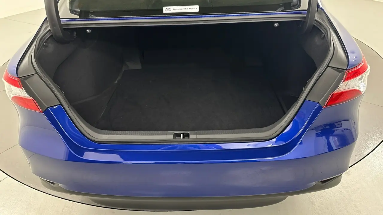 2020 Toyota Camry Gallery Image 19