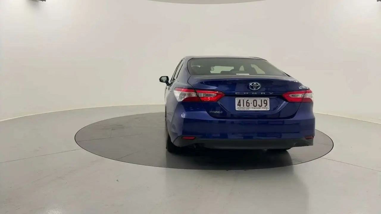 2020 Toyota Camry Gallery Image 4