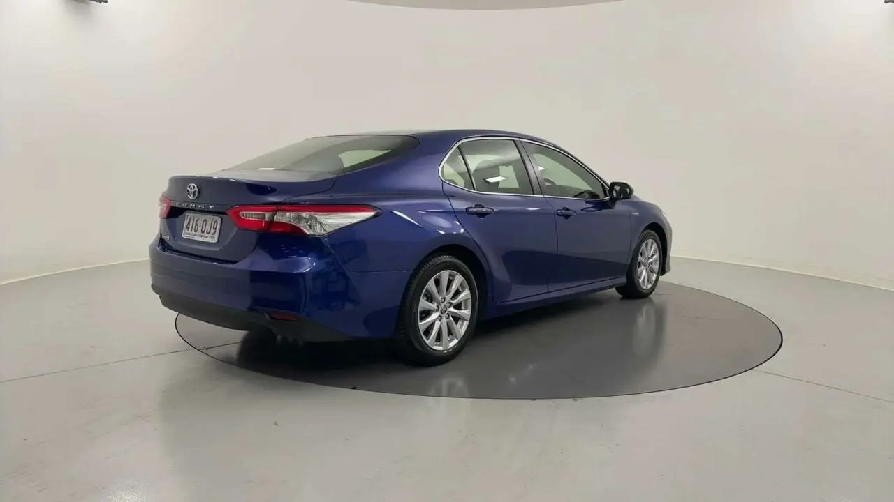 2020 Toyota Camry Gallery Image 5