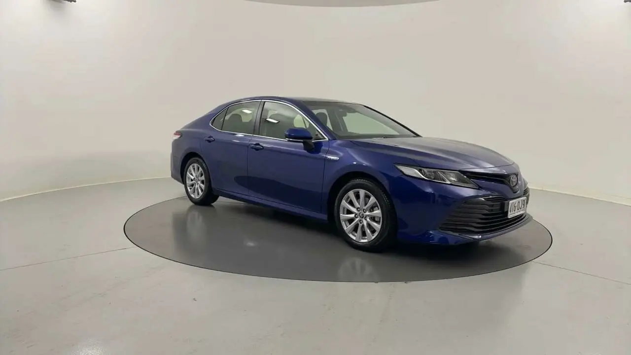 2020 Toyota Camry Gallery Image 7