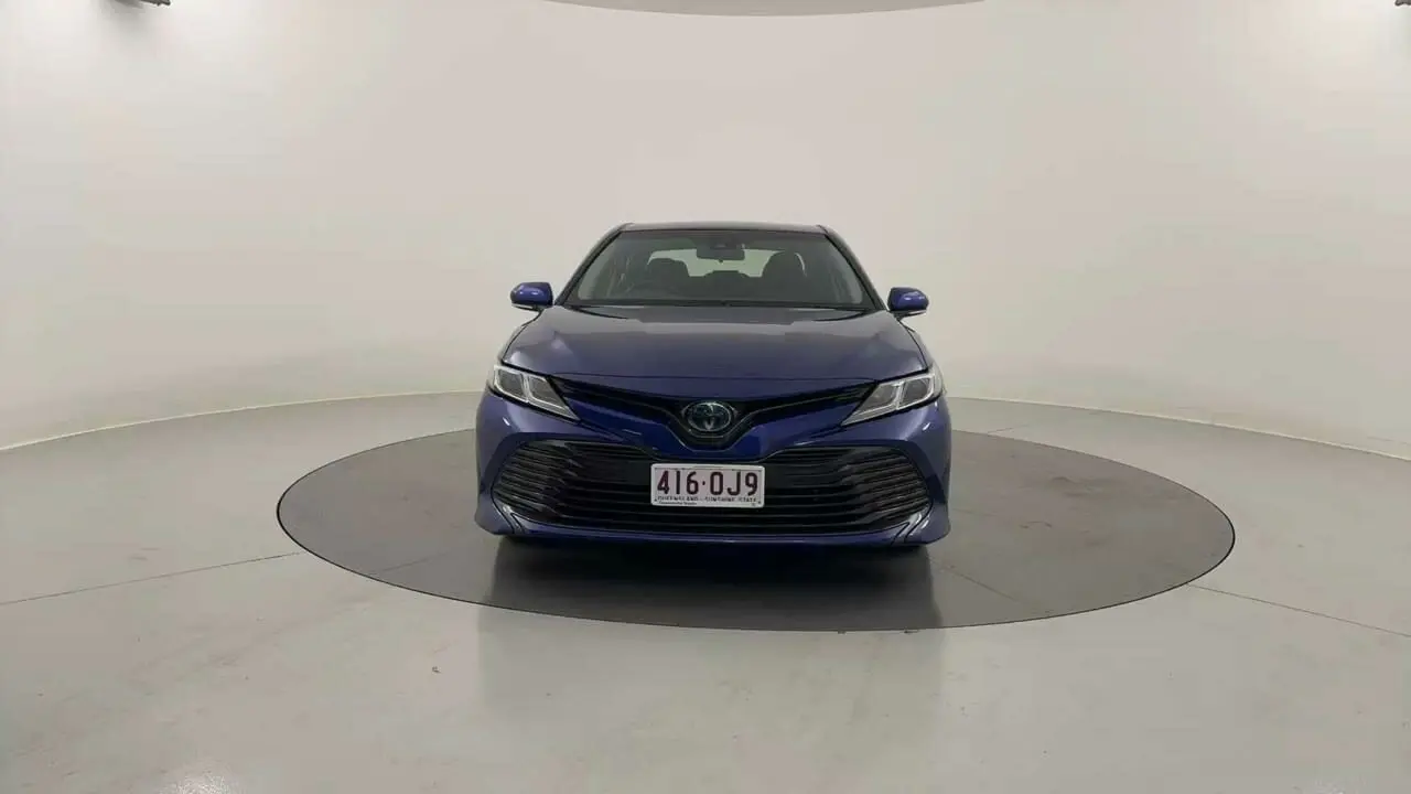 2020 Toyota Camry Gallery Image 8