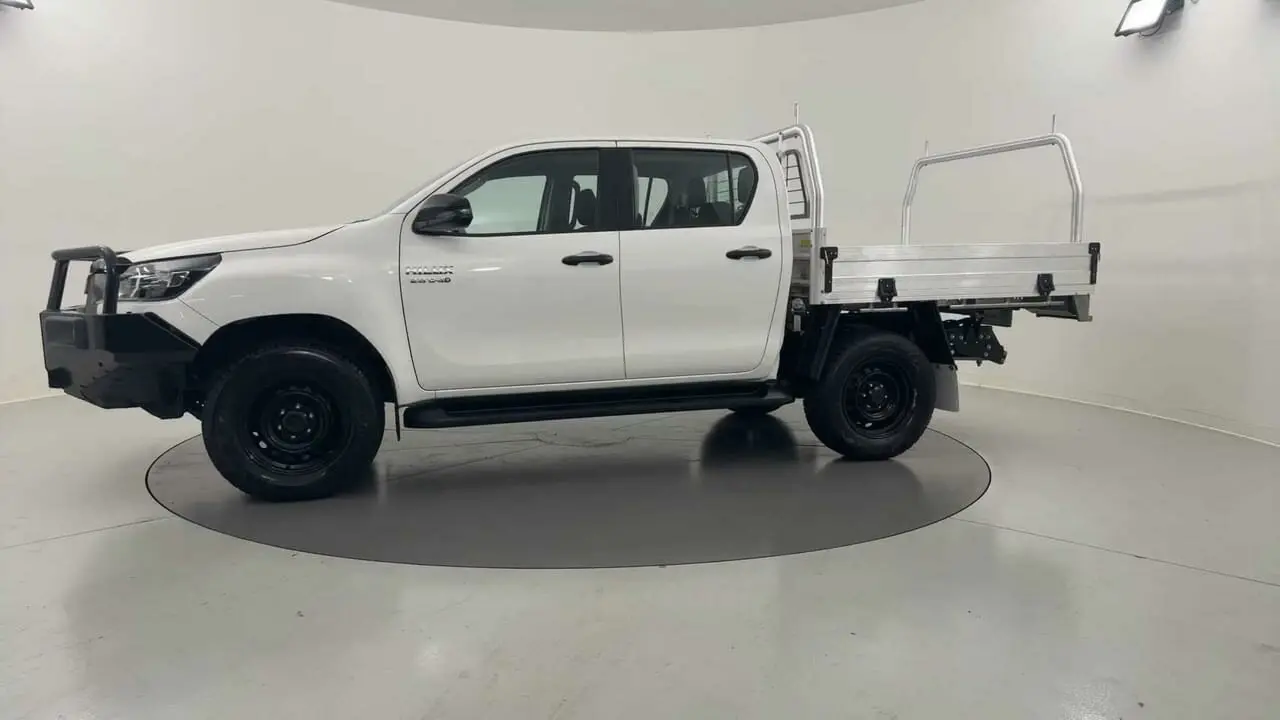 2022 Toyota Hilux Gallery Image 2