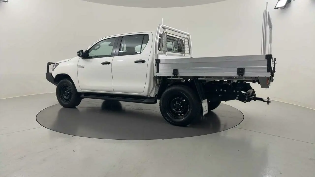 2022 Toyota Hilux Gallery Image 3