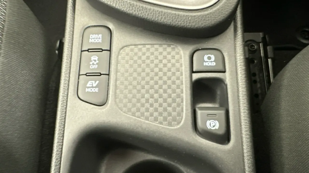 2024 Toyota Yaris Cross Gallery Image 15