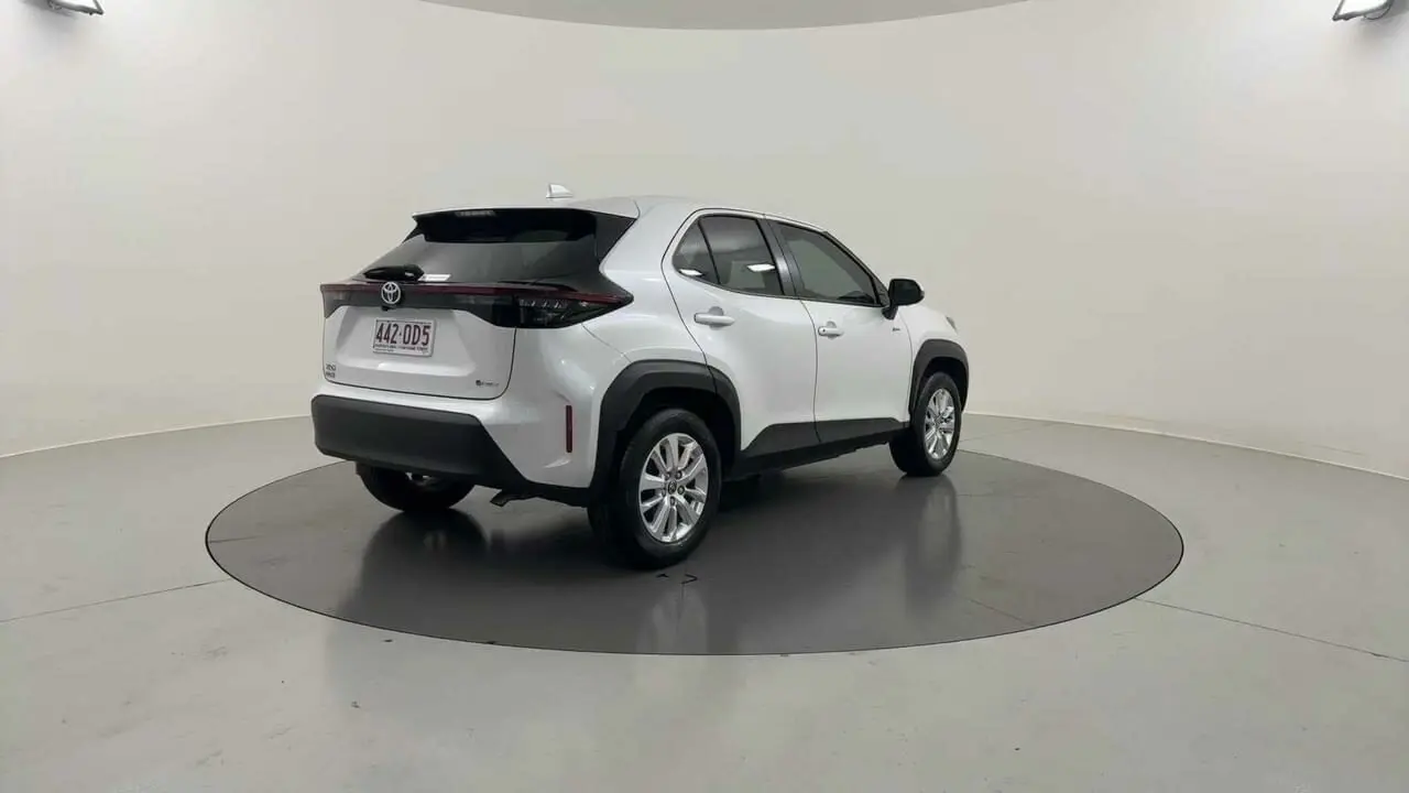 2024 Toyota Yaris Cross Gallery Image 5