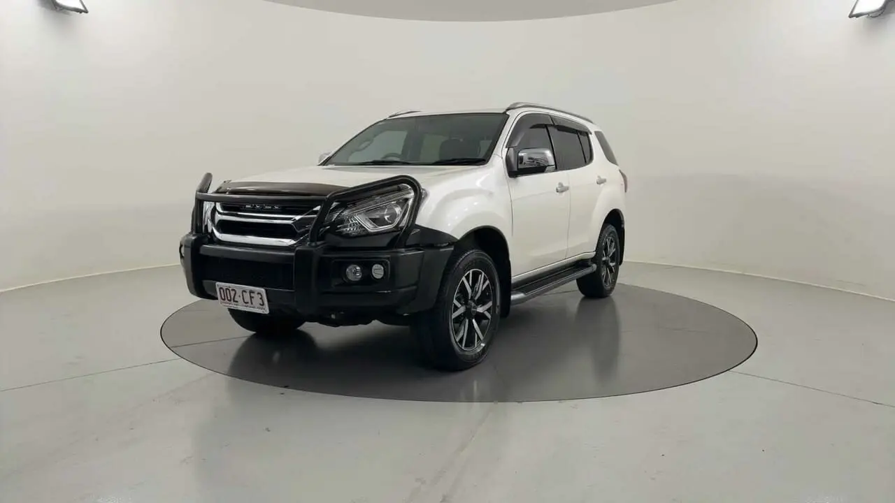 2021 Isuzu MU-X Gallery Image 1