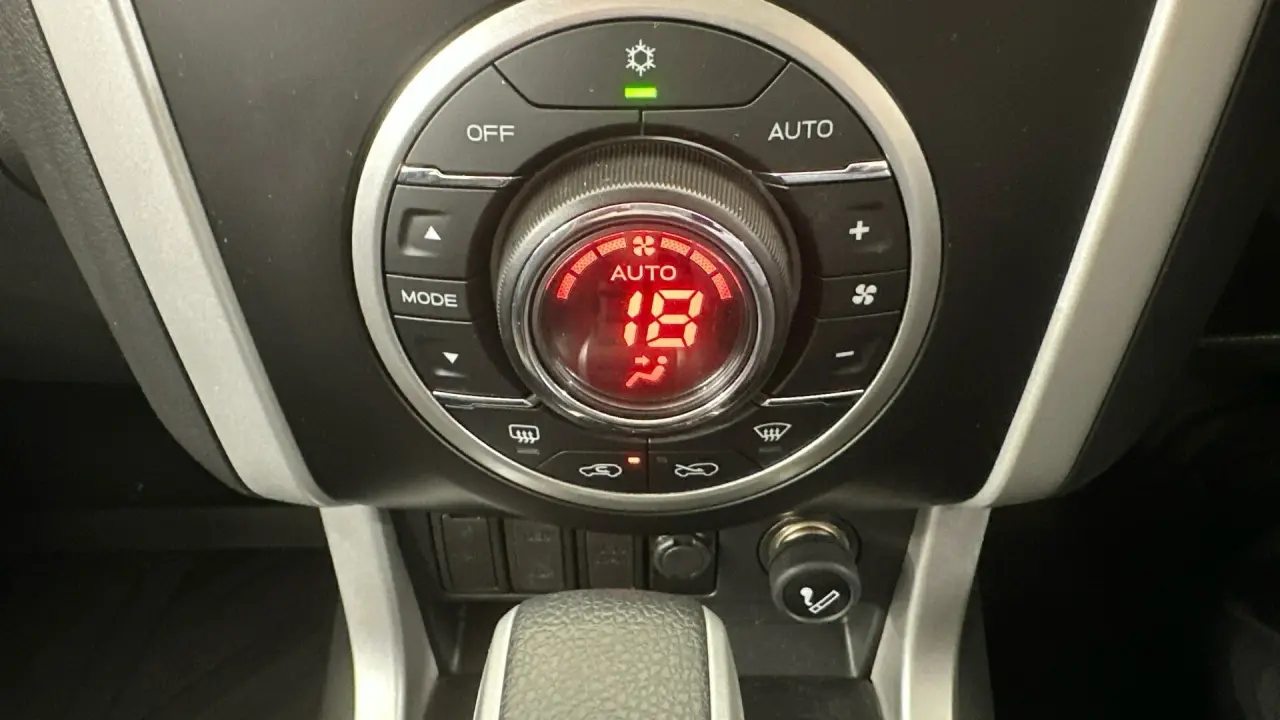 2021 Isuzu MU-X Gallery Image 13