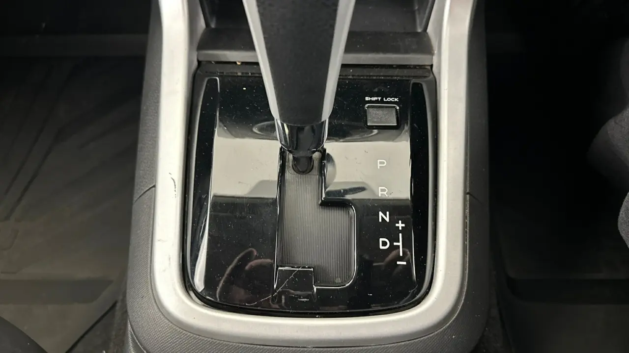 2021 Isuzu MU-X Gallery Image 15